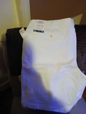 Izod White Stretch Men’s Chinos